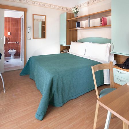 Hotel Sampaoli بيلاريا-إيجيا مارينا المظهر الخارجي الصورة