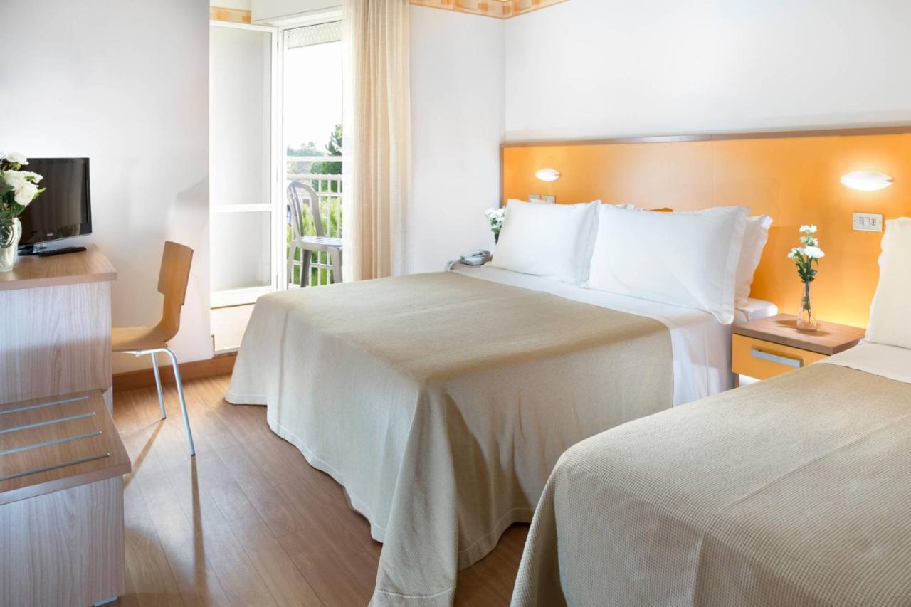 Hotel Sampaoli بيلاريا-إيجيا مارينا المظهر الخارجي الصورة