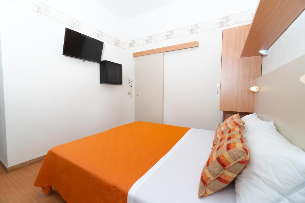 Hotel Sampaoli بيلاريا-إيجيا مارينا المظهر الخارجي الصورة