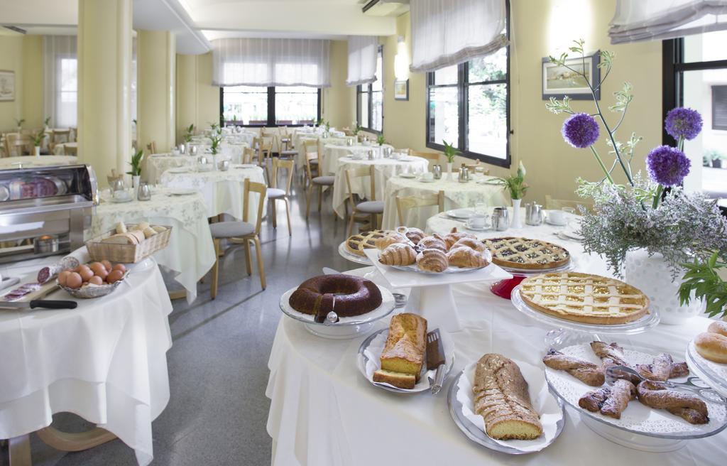 Hotel Sampaoli بيلاريا-إيجيا مارينا المظهر الخارجي الصورة